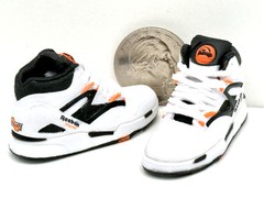 REEBOK Pump It Up! Sneakers Hat Shirt and Logo Stickers Zuru Sneakers Mini Bands