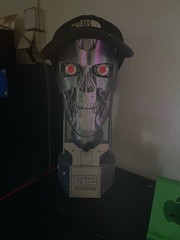 T800 BUST LIFESIZE Terminator Light Up Eyes