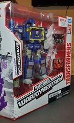 New Transformers WFC Netflix Soundwave + Go Better Studio GX-19 Upgrade Kit