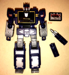 Soundwave Transformers Legacy Decepticon 3.5in figure w mini cassette Takara Tmy
