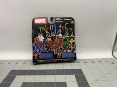 Minimates Marvel Knights Toys R Us Exclusive War Zone Punisher & Jigsaw