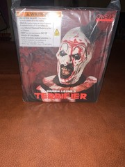 Mezco Terrifier: Art the Clown – Deluxe Edition Figure