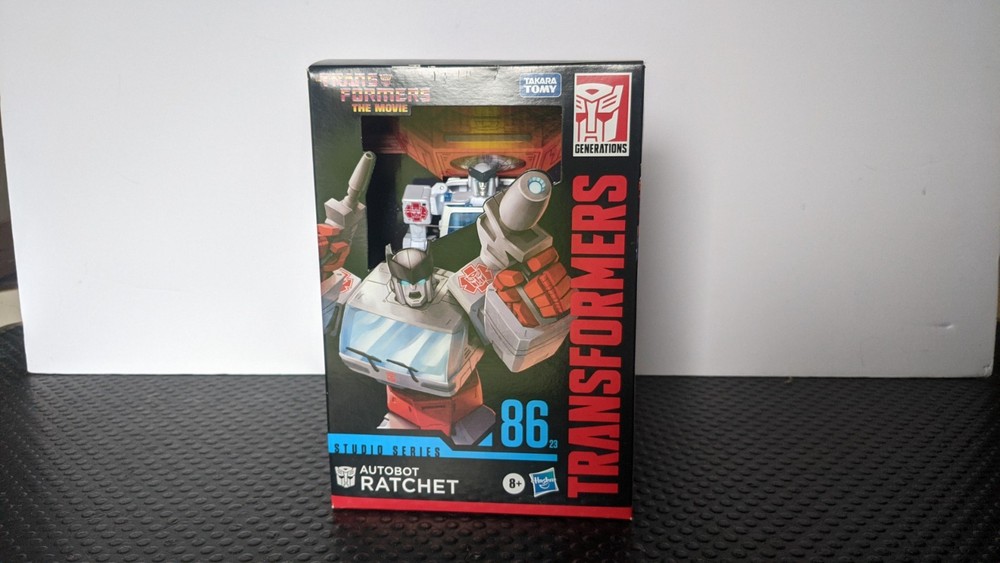 Transformers Studio Series 86-23 Voyager Class Autobot Ratchet