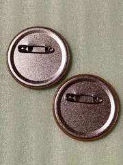 Saint Seiya Trading Can Badge: Aries Mu