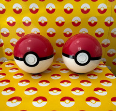 TWO Pokeballs Pokemon Cosplay – Ash Ketchum- Pokémon Prop Costume – Open & Close