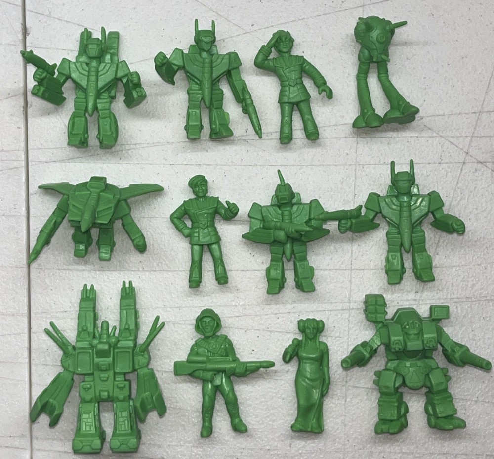 Super 7 robotech M.U.S.C.L.E. trashcan full set of 12 figures in green, 2018