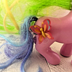 My Little Pony Pink Horse Figure Rainbow Hair Butterfly 2005