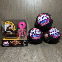 Mini Brands Really Works Vinyl Player + 3 Capsule Vinyl Series 1 Bundle IN HAND