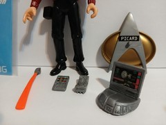 Star Trek Next Generation Captain Picard 4.5″ inch action figure Playmates 1992