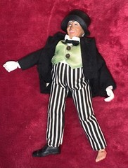 VINTAGE 1974 MEGO WIZARD OF OZ WIZARD ” 8″ DOLL – MISSING 1 SHOE VINTAGE USED