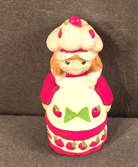 VINTAGE 1980’S STRAWBERRY SHORTCAKE CERAMIC 5 1/2 INCH FIGURINE UNBRANDED RARE