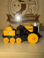 STEPHEN THOMAS FRIENDS TRAIN Take N Play Along DIECAST ROCKET ! KING OF RAILWAY