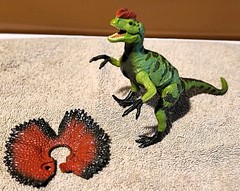 TOY DINOSAURS – BATTERY OPERATED SOUND – Lot 4 Different