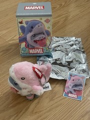 JEFF THE LAND SHARK SECRET RARE INCOGNITO DOLPHIN MARVEL COSBI PLUSH PENDANT
