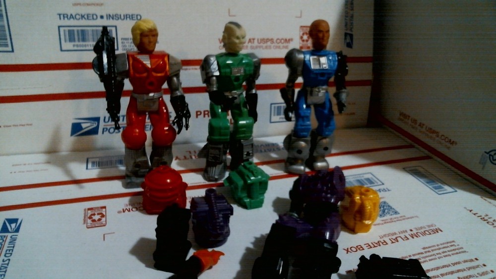 Mantech Remco Lot 4 Figures plus Parts Robot Warriors Blue Green Red Purple Vtg