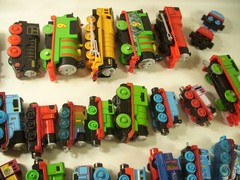 Thomas the tank train & Friends plastic die cast trackmaster 29 pc toy lot
