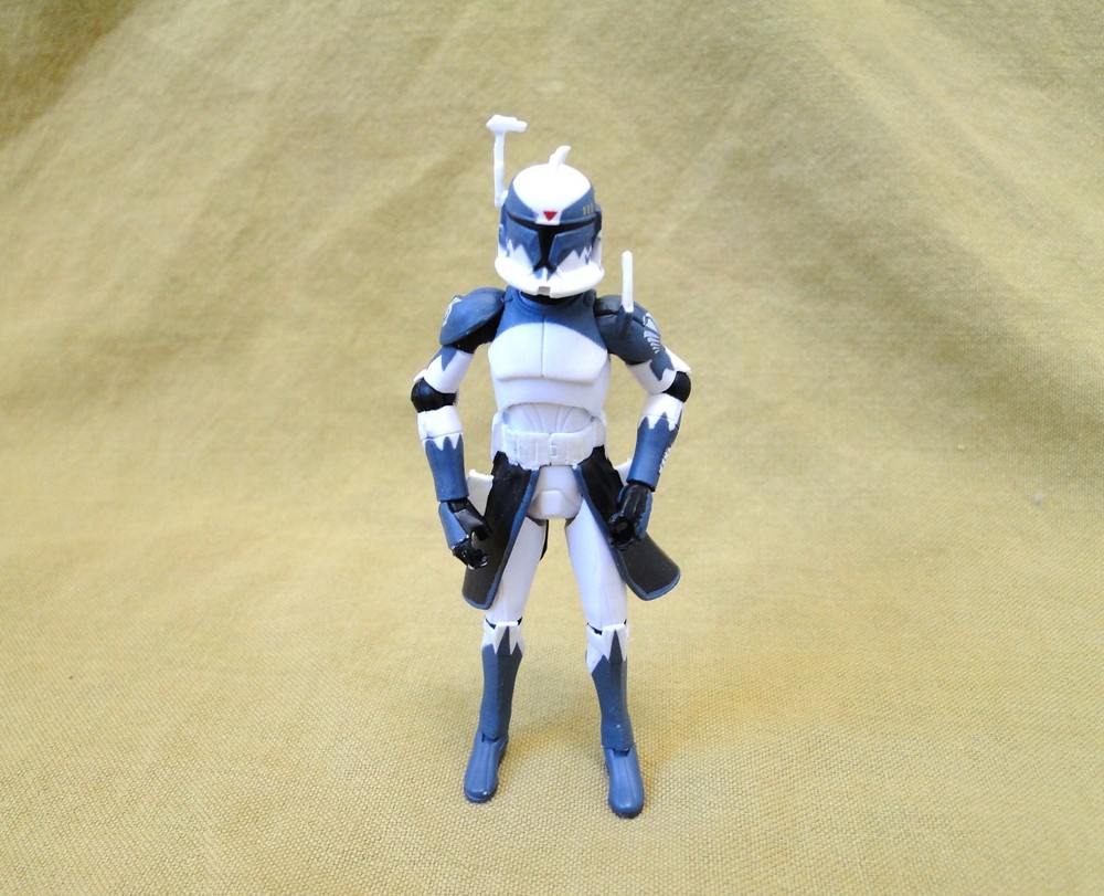 2011 Star Wars – The Clone Wars: Clone Commander Wolffe CW48 Action Figure