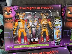 Jazwares Five Nights At Freddy’s Endo Series Wave 3 Wolf Freddy Gator Chica Set