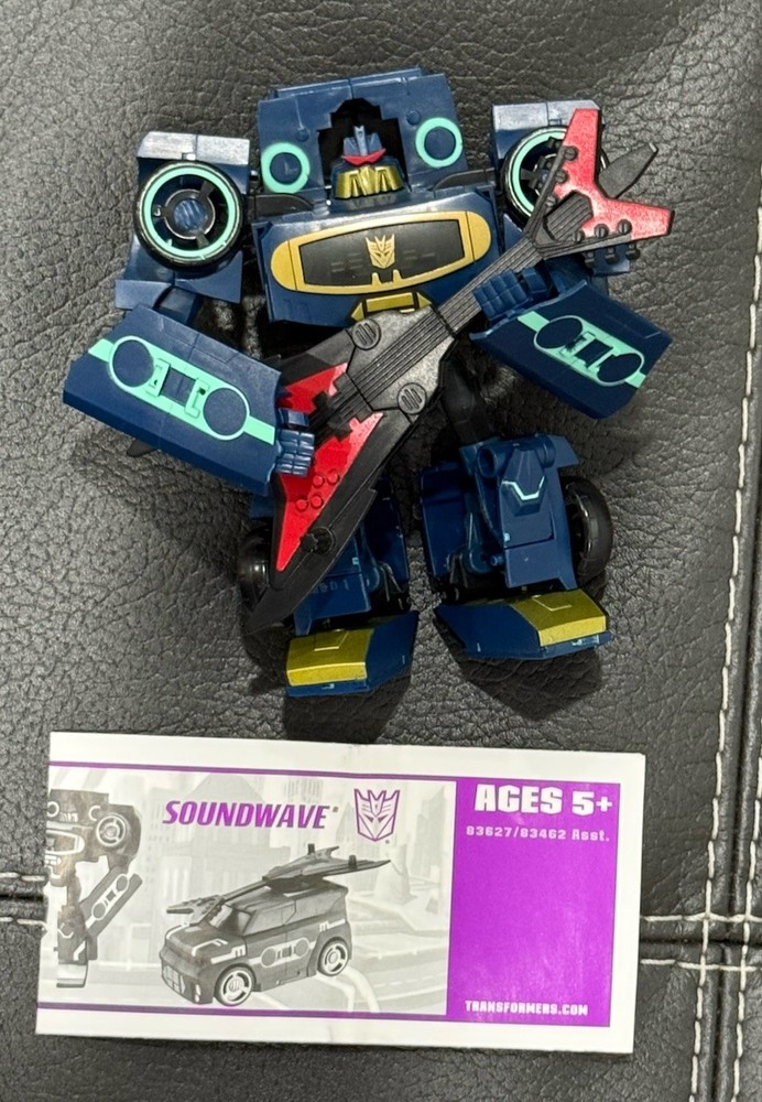 Transformers Animated Soundwave and Laserbeak (Complete)