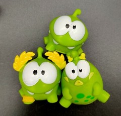 SEND RANDOM 4pcs Cartoon Game CUT THE ROPE OM NOM Frog 5CM Figure Collection Toy
