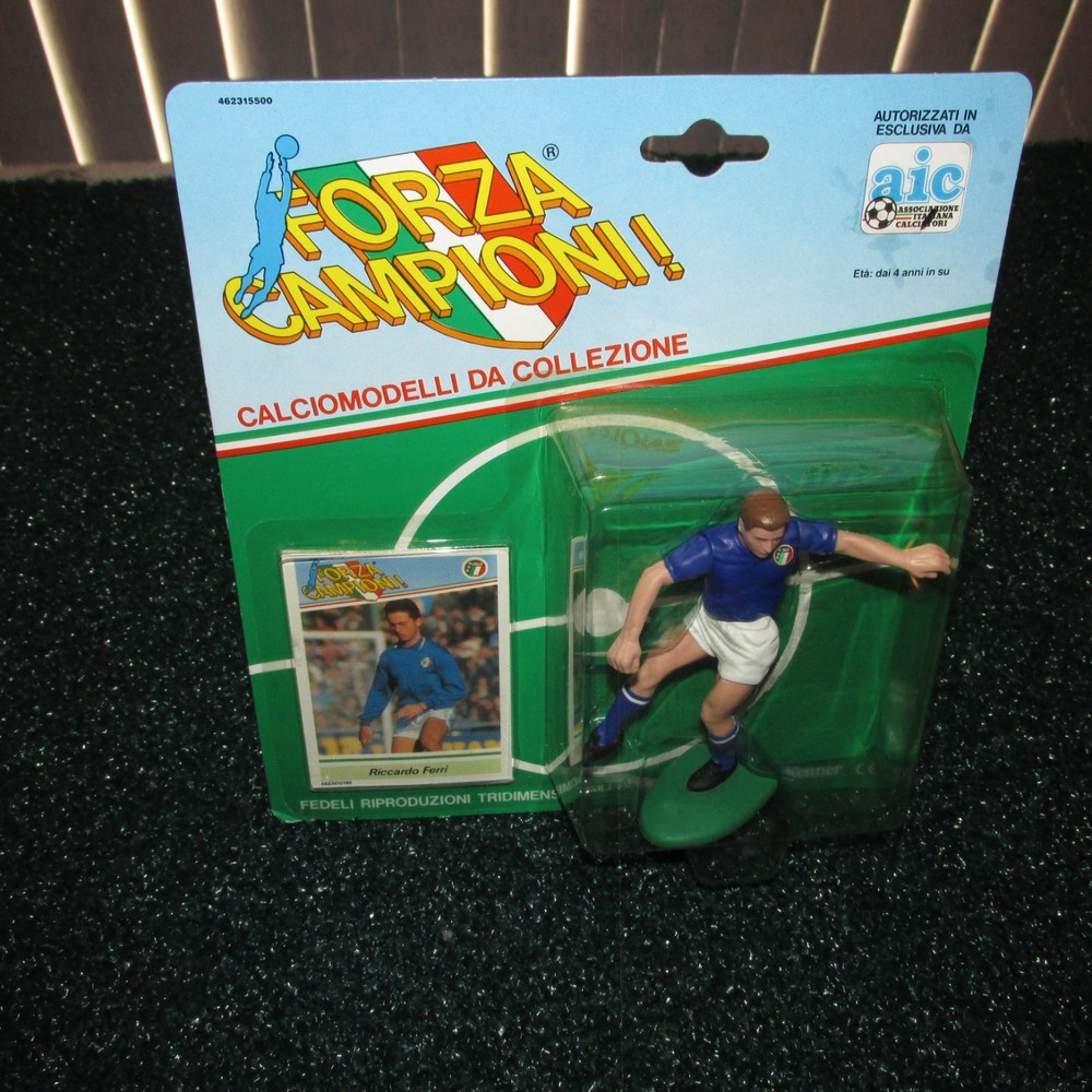 Kenner 1989 Paolo Maldini Italian National Team Forza Campion! Superstars Soccer