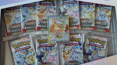Pokemon Box Prismatic Evolutions Rainbow Eevee Collection 61 Card Brazilian Game