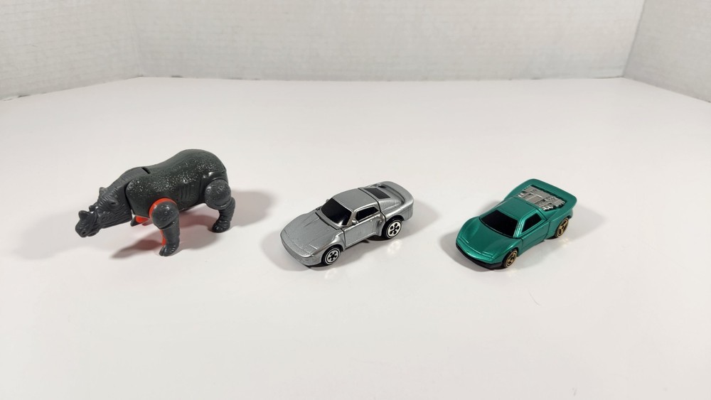 LOT OF 3 VINTAGE 1994 1996 HASBRO TAKARA TRANSFORMERS FIGURES