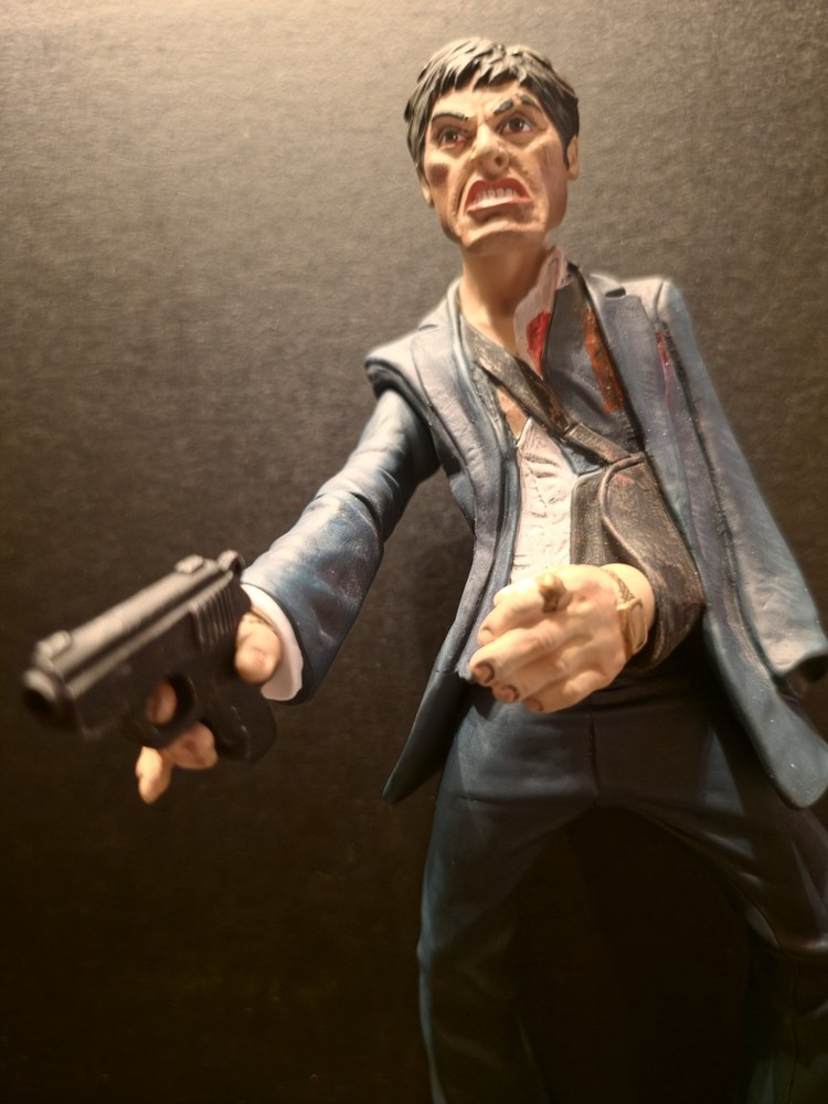 Scarface MEZCO 2004 The Rise 10″ Action Figure Tony Montana Al Pacino Complete