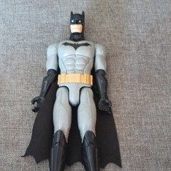 Mattel DC Comics Batman Action Figure Plastic Gray/Black/Yellow w/ Cape 2018