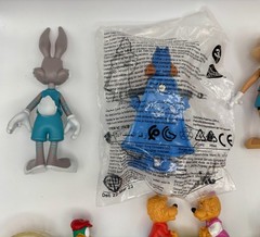 Vintage Lot of 17 Looney Tunes Toons Figures Toys Warner Bros Bugs Bunny Coyote