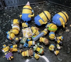 Minions Figures Despicable Me Toy Lot Thinkway Toys 33 Minions!