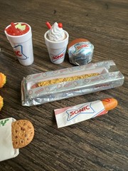 16 Pc Zuru 5 surprise FOODIE mini brands SUBWAY SONIC WHITE CASTLE collection