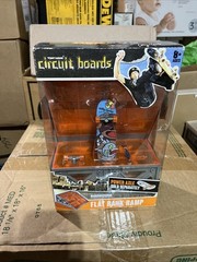 Tony Hawk Circuit Board Hexbug Flat Bank Ramp and 1 Santos Skateboard Ages 8+