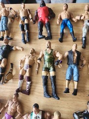 Huge Lot Of Used Wrestlers Mix Years! 32 Wrestlers Many Different Years