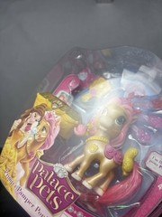Palace Pets Beauty & Beast Belle Primp & Pamper Ponies Petit Blip Toys 2013