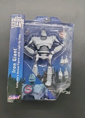 Diamond Select The Iron Giant Select Light Up Eyes Boxed Movie Action Figure
