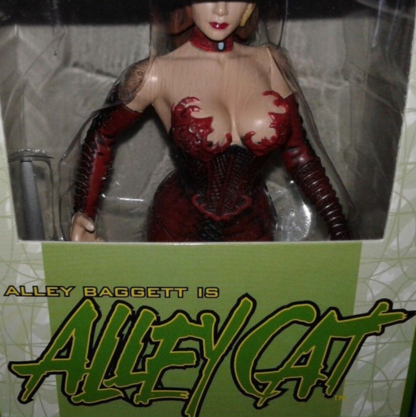 “Alley Cat” Exclusive Toyfare #33 Action Toys Red Voodoo Mask Costume figure