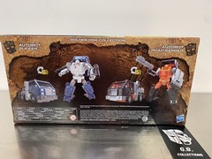 Transformers WFC Kingdom Golden Disk Collection Puffer & Road Ranger New Sealed