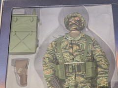 Soldiers Of The World Remote Control Vietnam War Navy Seal Team One Figure 1999