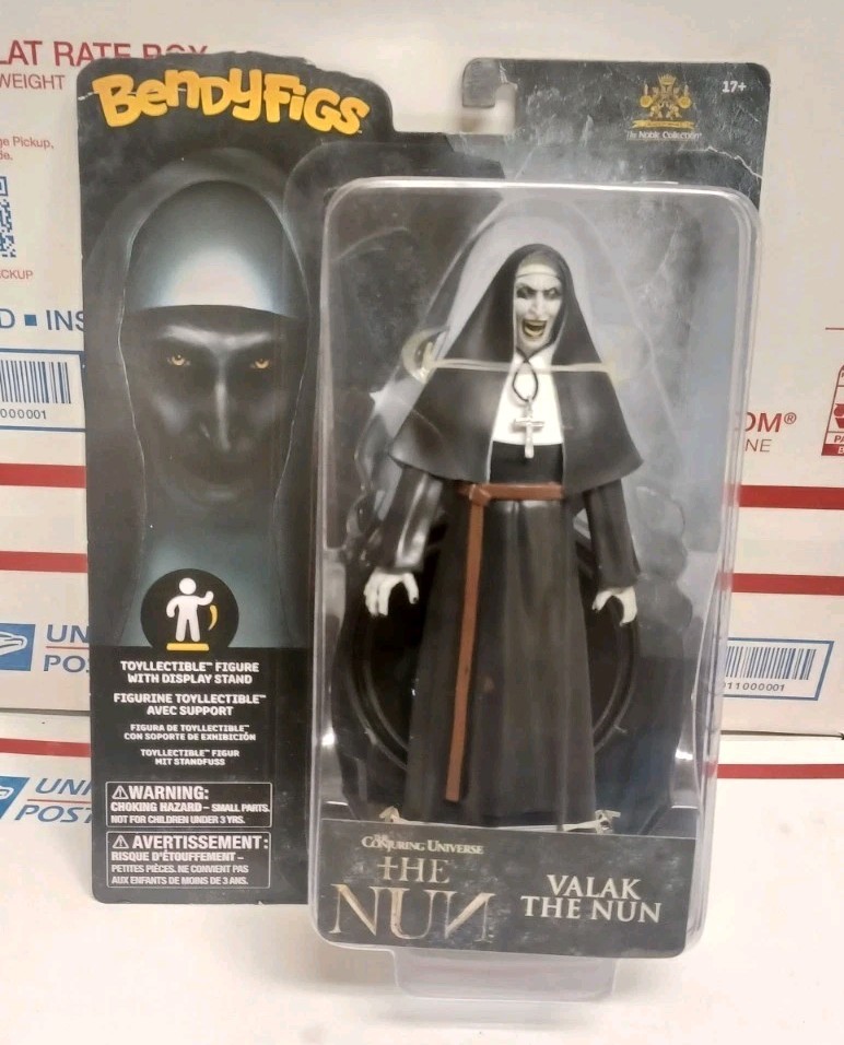 BendyFigs The Noble Collection The Nun: Valak The Nun 7″ Figure on Card