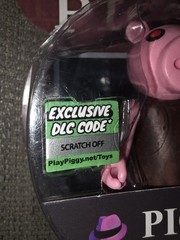 NIP Phatmojo Piggy Series 1 PIGGY Figure With DLC Code Roblox Damaged Packaging
