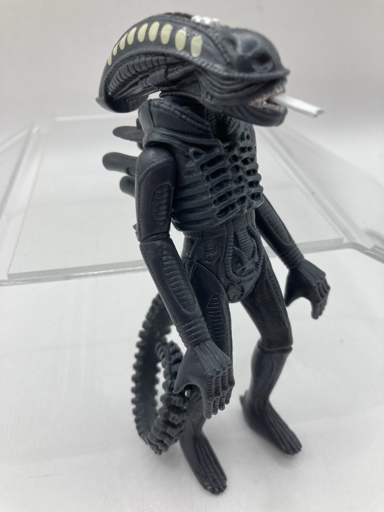 Super 7 Aliens Xenomorph Black Action Figure Sci-Fi Extendable Tongue 4.25″