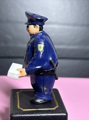 Lil Homies Figure 1:24 Scale Officer Flaca 2.5″ Tall Policeman with Donuts Box