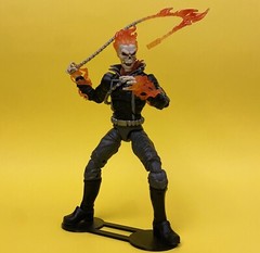 Action stands! Double “standard” pegged (quantity 5 per pack)
