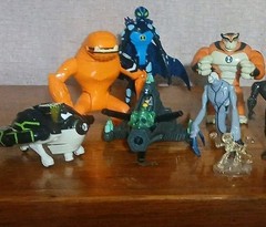 Ben 10 Ten Lot of 20 Action Figures Cartoon Network Vintage Mixed Lot
