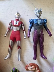 Lot Of Action Figures & Toys From Popular Animes & Cartoons! Vintage! Very Cool!