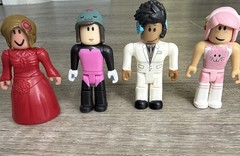 R0BL0X Toys Action Figures Lot Of 8 Figure Pack w/ Accessories NO CODES