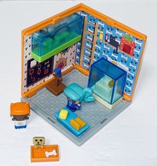 Mattel My Mini MixieQ’s Pet Shop Mini Room Series 1 Figures & Accessories- EUC
