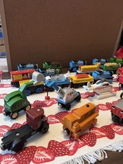 48 THOMAS THE TRAIN & FRIENDS Wood, Vintage, Metal, Buildings, Track, People +++