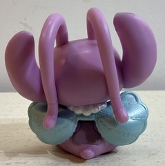 Disney Stitch Goes Wild ANGEL CLAM Figure NEW *READ*
